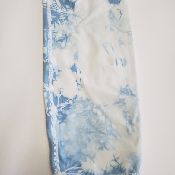 White and blue tie dyed lululemons - Picture 10 of 11
